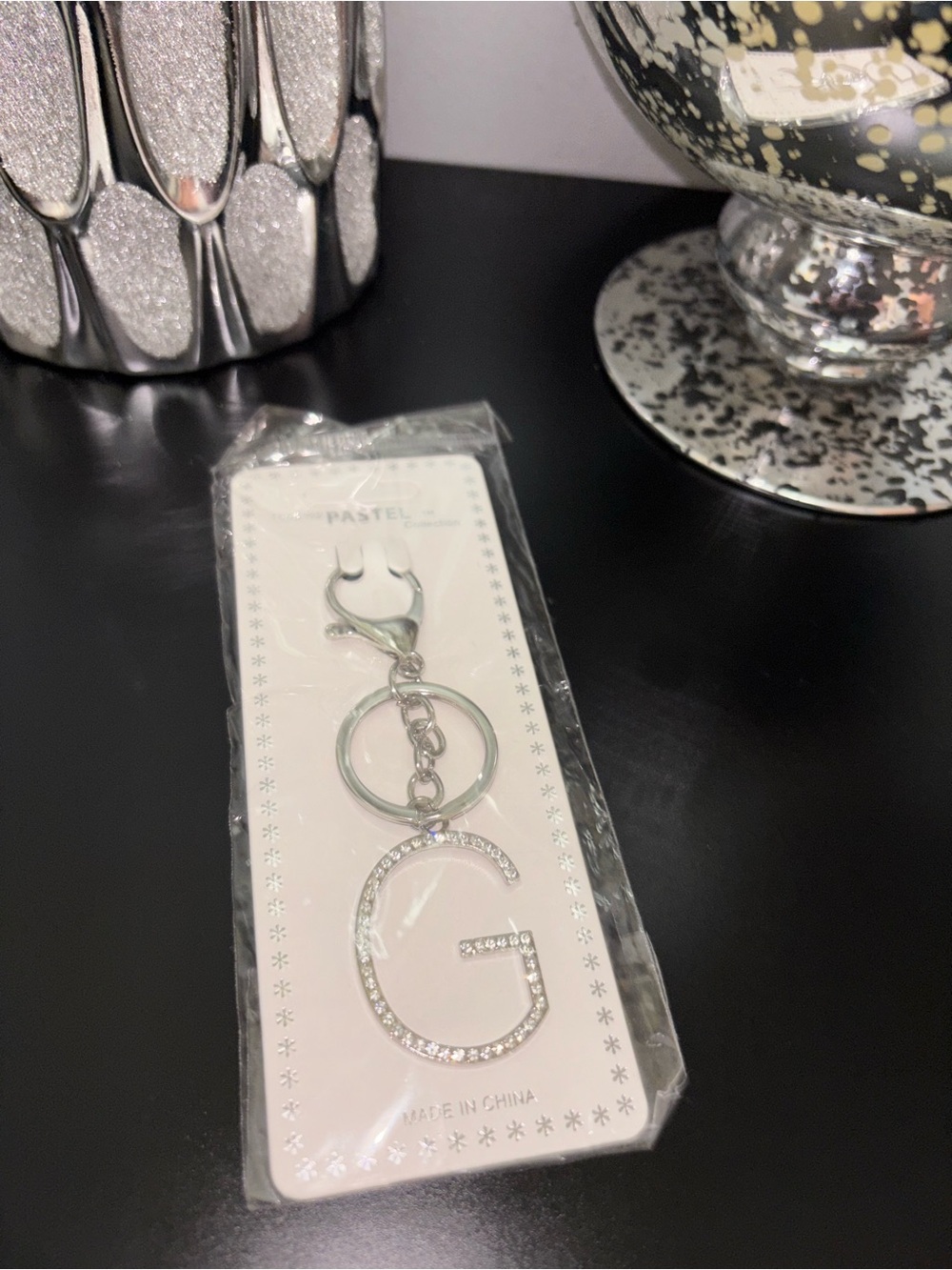 ✨Charm/Keychain- Silver Rhinestone 'G' Charm✨ - Picture 2 of 2